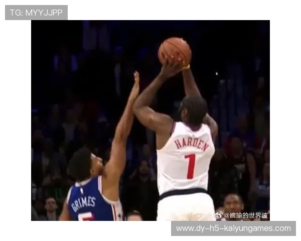 哈登罚球线冷静处理，76人压制对方末节反扑