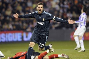 开云体育官方网站登陆-蝶泳选手划频和节奏配合紧密，蝶泳划手路线有哪几种